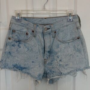 LEVI’S 501 BLUE WASHED CLASSIC 5 POCKET STYLE DENIM SHORTS SZ 26